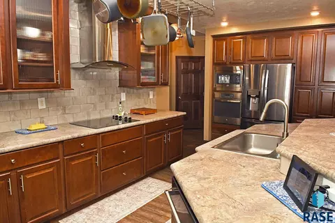 118 David Dr, Pukwana, SD 57370 photo 3