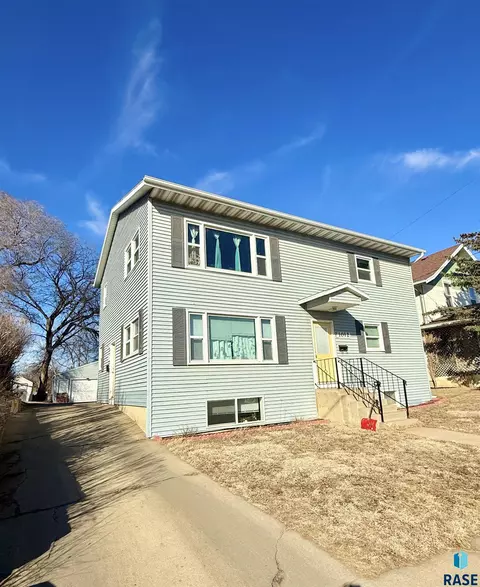 1012 W 8th St E, Sioux Falls, SD 57104