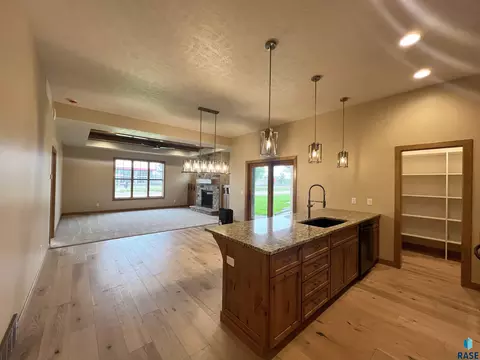 Kitchen - 7101 E Copper Stone Cir, Sioux Falls, SD 57110 photo 4 of 4