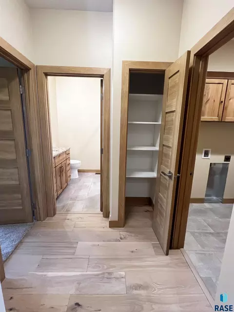 Entry Way - 7101 E Copper Stone Cir, Sioux Falls, SD 57110 photo 2 of 2