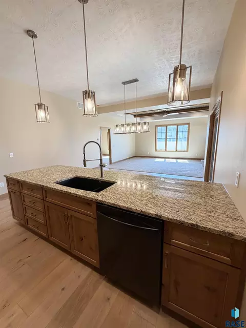 Kitchen - 7101 E Copper Stone Cir, Sioux Falls, SD 57110 photo 3 of 4