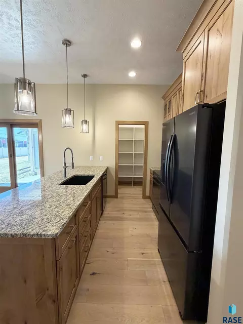 Kitchen - 7101 E Copper Stone Cir, Sioux Falls, SD 57110 photo 1 of 4