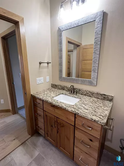 Bath - 7101 E Copper Stone Cir, Sioux Falls, SD 57110 photo 1 of 3