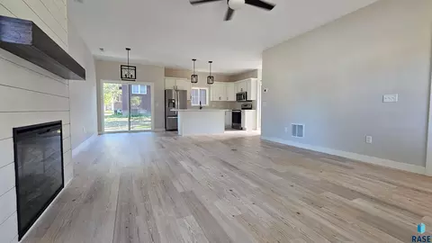 Living - 300 Iowa St, Centerville, SD 57014 photo 3 of 4