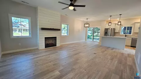 Living - 300 Iowa St, Centerville, SD 57014 photo 1 of 4