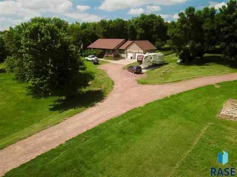 1604 E Redwood Blvd, Brandon, SD 57005 photo 4