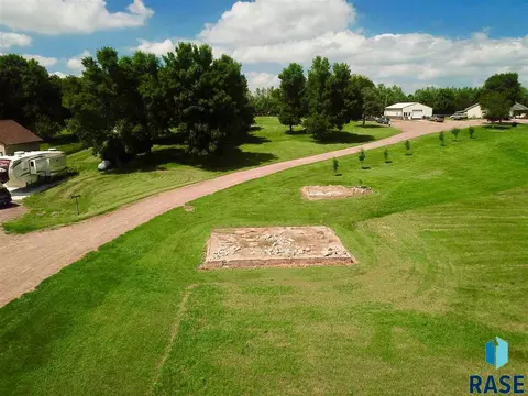 1604 E Redwood Blvd, Brandon, SD 57005 photo 3