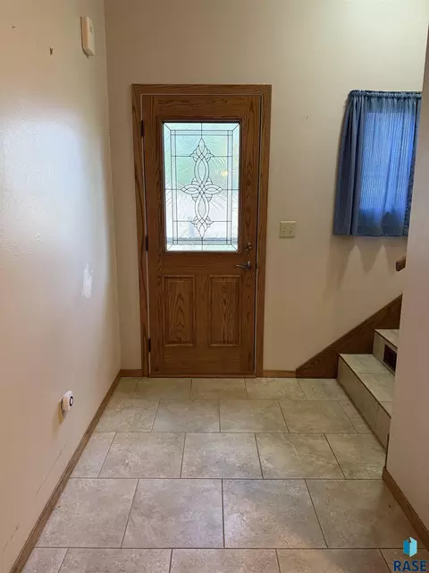 Entry Way - 201 E 3rd St, Marion, SD 57043 photo 2 of 3