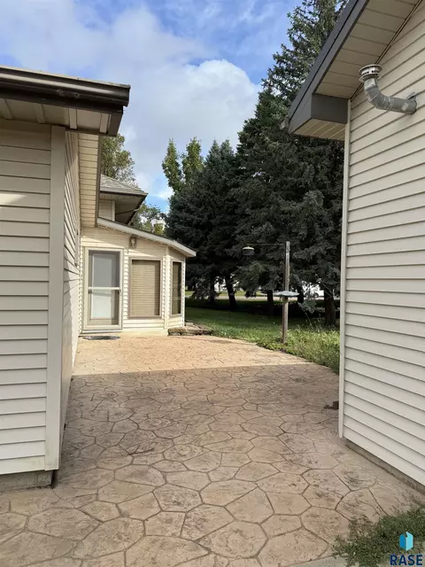 Exterior - 201 E 3rd St, Marion, SD 57043 photo 5 of 5