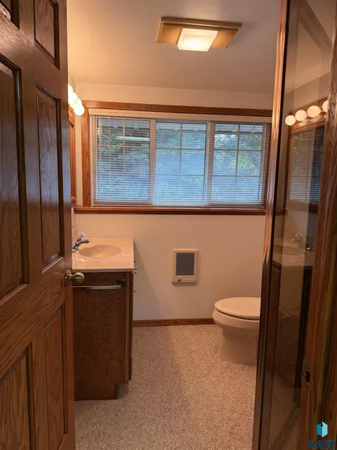 Bath - 201 E 3rd St, Marion, SD 57043 photo 4 of 7