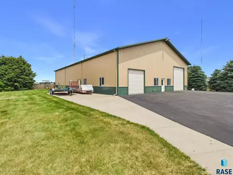 Exterior - 48190 268th St, Brandon, SD 57005 photo 2 of 13