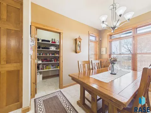 Dining - 48190 268th St, Brandon, SD 57005 photo 4 of 4