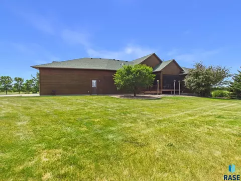 Exterior - 48190 268th St, Brandon, SD 57005 photo 3 of 13