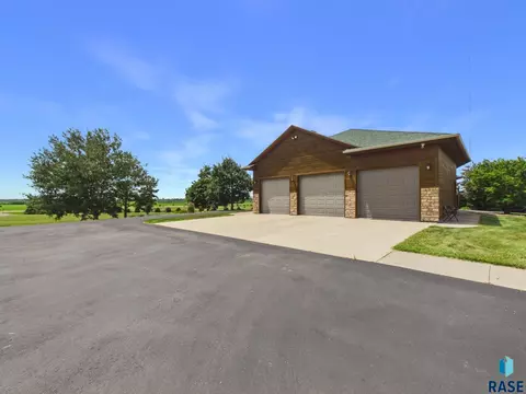 Exterior - 48190 268th St, Brandon, SD 57005 photo 11 of 13