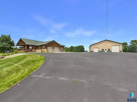 Exterior - 48190 268th St, Brandon, SD 57005 photo 10 of 13
