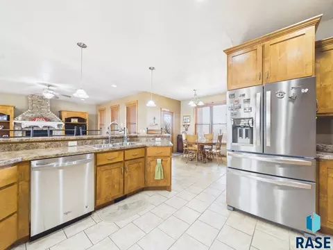 Kitchen - 48190 268th St, Brandon, SD 57005 photo 3 of 5