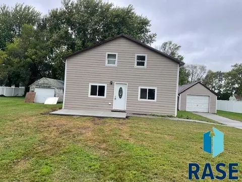 503 S Maple St, Inwood, IA 51240