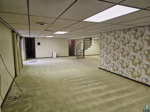 Living - 2408 S Valley View Rd, Sioux Falls, SD 57106 photo 6 of 7