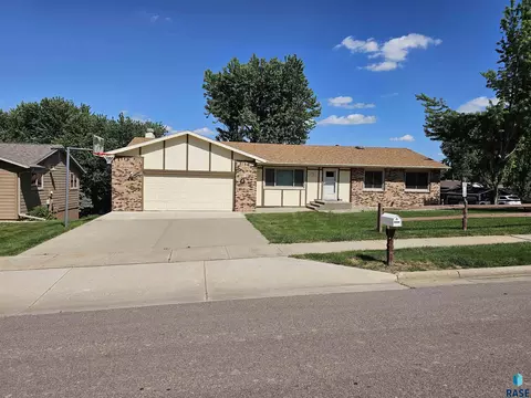 2408 S Valley View Rd, Sioux Falls, SD 57106