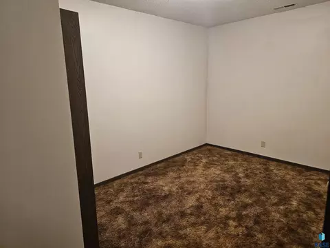 Bedroom - 2408 S Valley View Rd, Sioux Falls, SD 57106 photo 5 of 6