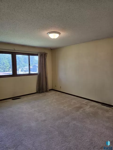 Bedroom - 2408 S Valley View Rd, Sioux Falls, SD 57106 photo 1 of 6