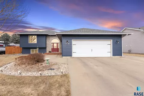 7508 W Alexandra St, Sioux Falls, SD 57106