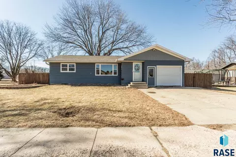 209 S Albert St, Freeman, SD 57029