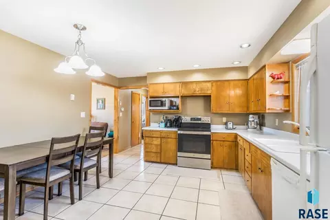 Kitchen - 209 S Albert St, Freeman, SD 57029 photo 2 of 2