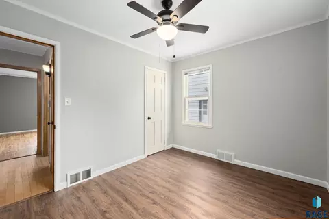 707 E 26th St, Sioux Falls, SD 57105 photo 14