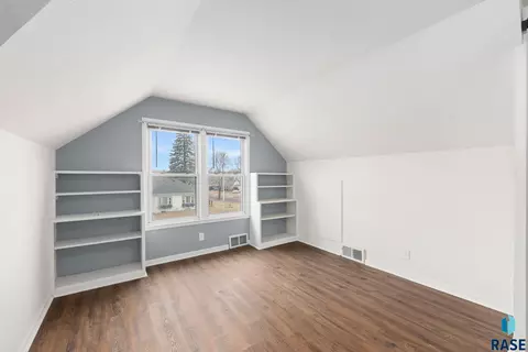 707 E 26th St, Sioux Falls, SD 57105 photo 19