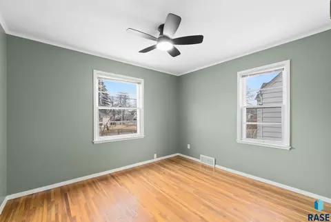 707 E 26th St, Sioux Falls, SD 57105 photo 15
