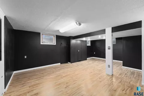 707 E 26th St, Sioux Falls, SD 57105 photo 24