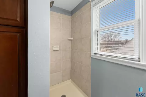 707 E 26th St, Sioux Falls, SD 57105 photo 21