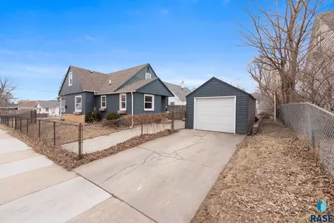 707 E 26th St, Sioux Falls, SD 57105 photo 32
