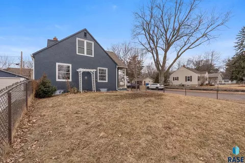707 E 26th St, Sioux Falls, SD 57105 photo 31