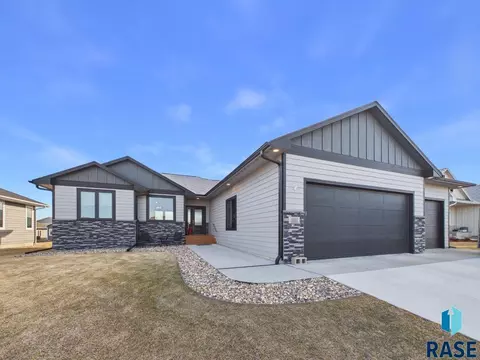 600 S Quartzite Ave, Tea, SD 57064