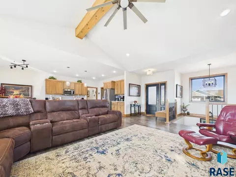 Living - 600 S Quartzite Ave, Tea, SD 57064 photo 4 of 6