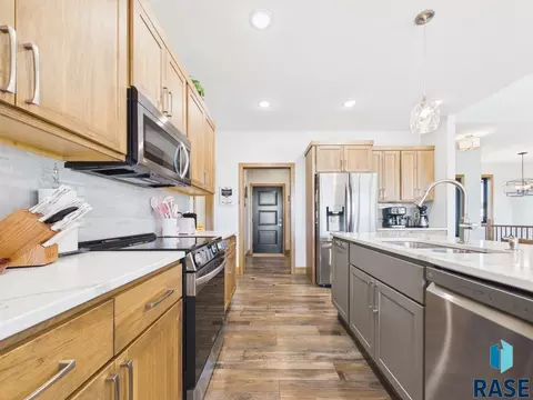 Kitchen - 600 S Quartzite Ave, Tea, SD 57064 photo 2 of 6