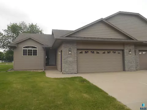 3412 S Harmony Dr, Sioux Falls, SD 57110