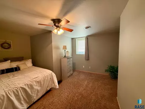 Bedroom - 1516 Deerfield Ln, Mitchell, SD 57301 photo 12 of 14