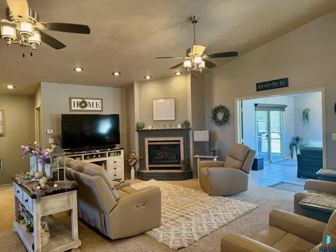Living - 1516 Deerfield Ln, Mitchell, SD 57301 photo 1 of 4