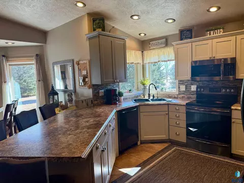 Kitchen - 1516 Deerfield Ln, Mitchell, SD 57301 photo 2 of 3