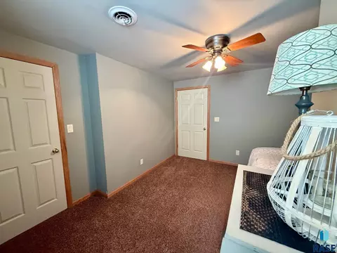 Bedroom - 1516 Deerfield Ln, Mitchell, SD 57301 photo 11 of 14