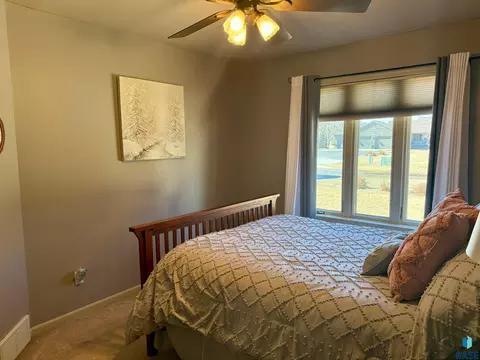 Bedroom - 1516 Deerfield Ln, Mitchell, SD 57301 photo 6 of 14