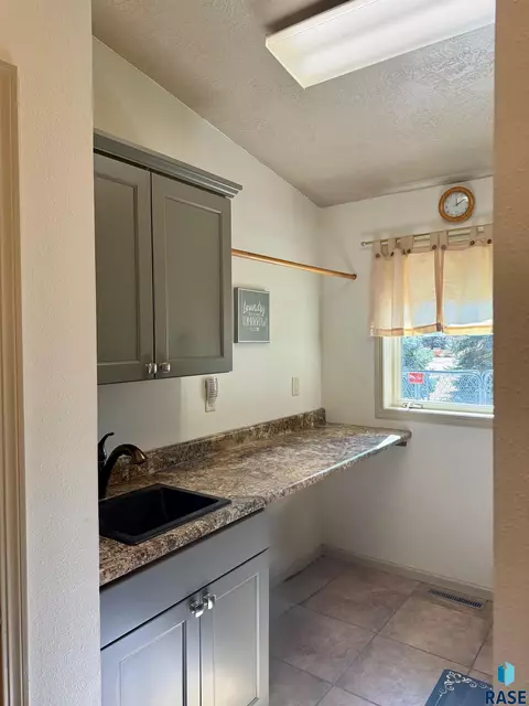 Other - 1516 Deerfield Ln, Mitchell, SD 57301 photo 7 of 21