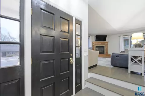 1405 E Otonka Trl, Sioux Falls, SD 57103 photo 5