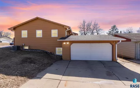701 S Lowell Ave, Sioux Falls, SD 57103