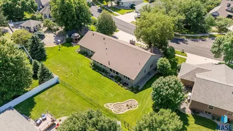 View/Area - 412 E Meadowlark Cir, Brandon, SD 57005 photo 5 of 8