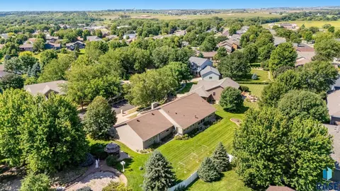 View/Area - 412 E Meadowlark Cir, Brandon, SD 57005 photo 4 of 8