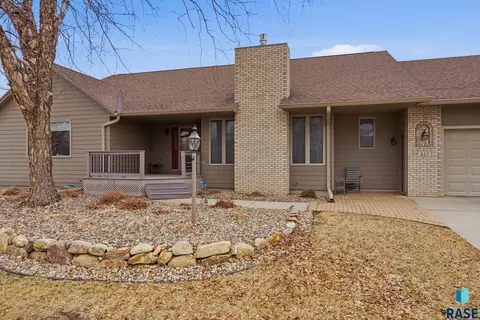 Exterior - 412 E Meadowlark Cir, Brandon, SD 57005 photo 2 of 11